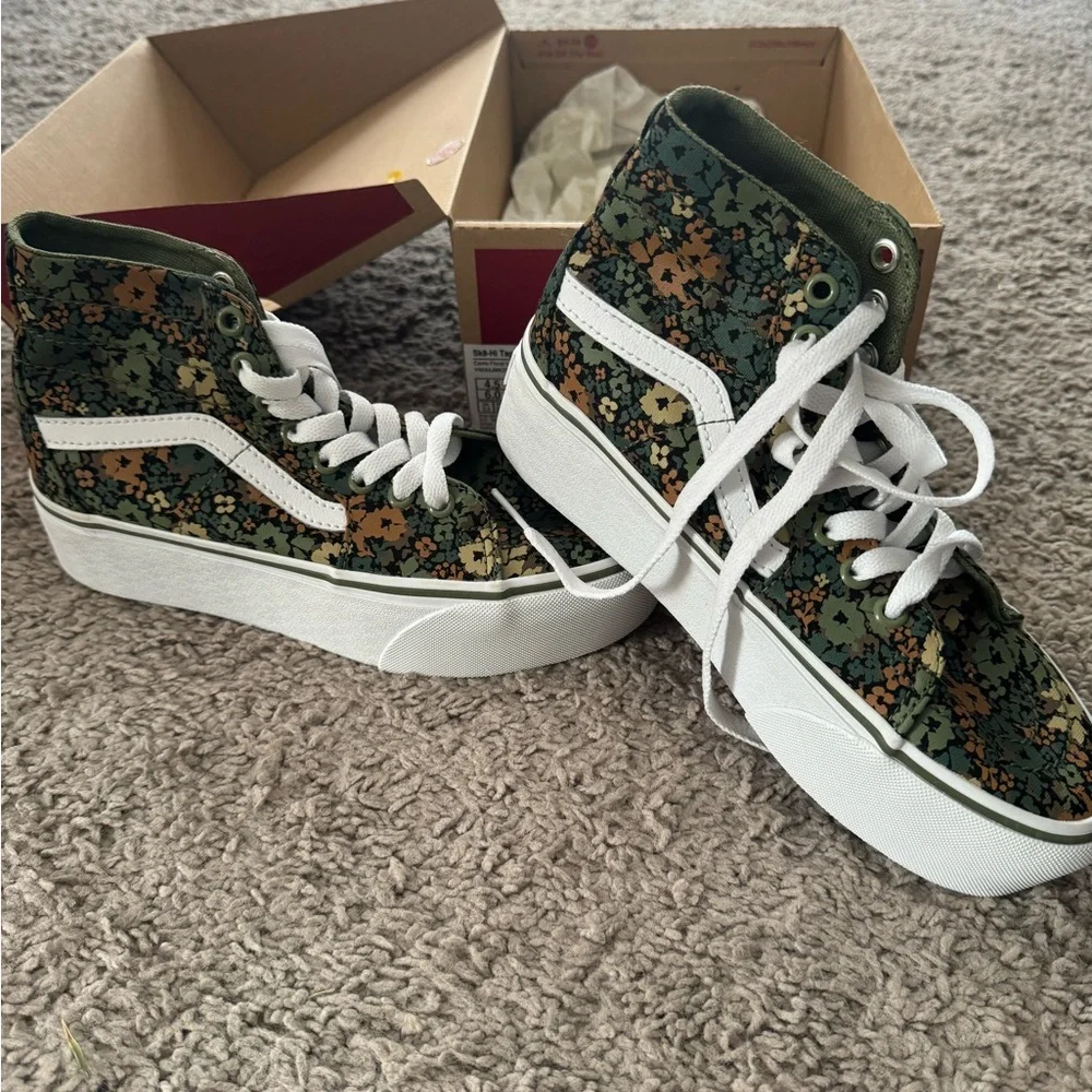 WOMENS VANS SK8 HI TAPERED STACKFORM - Picture 2 of 5